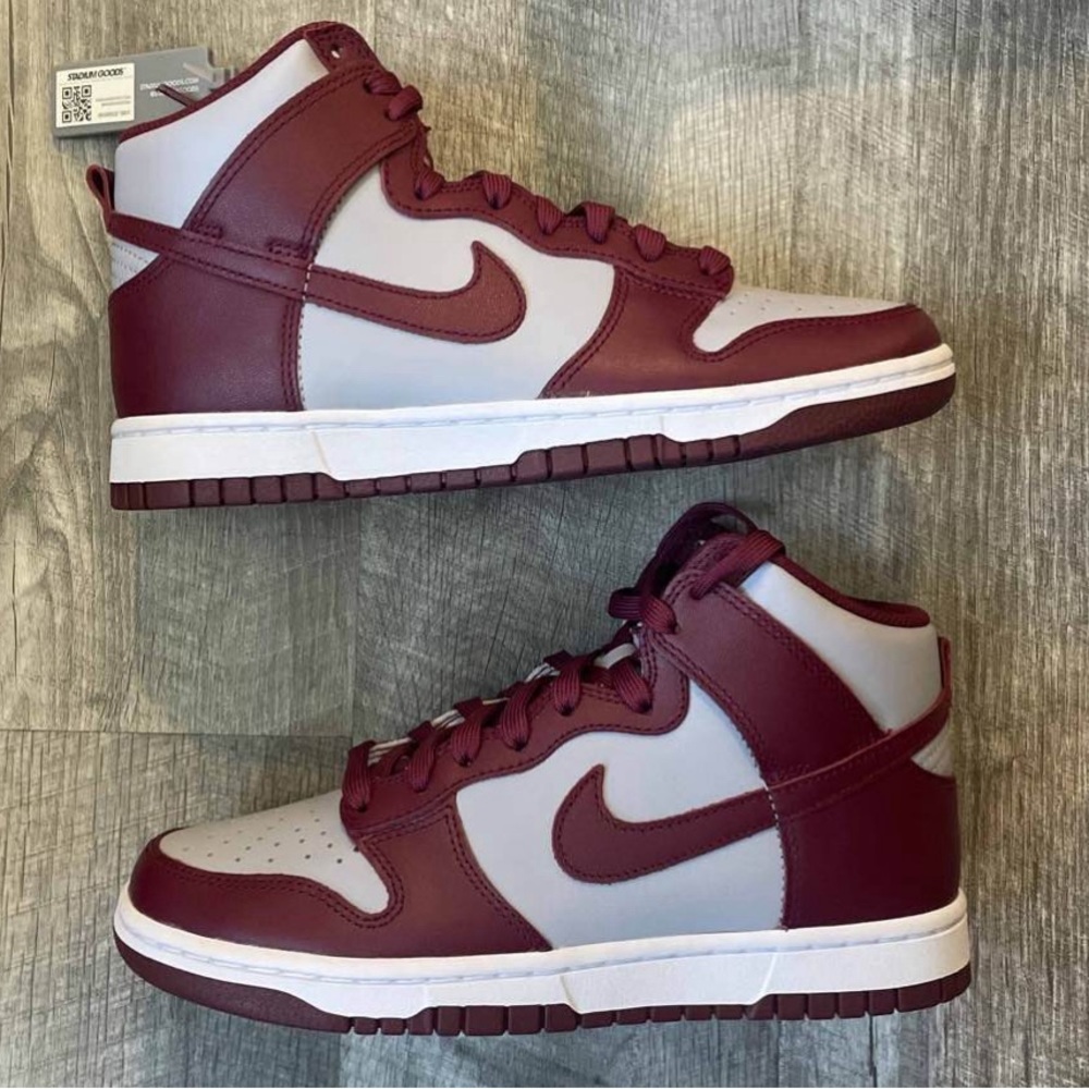 New In Box Nike Dunk Hi “Dark Beetroot” Dark Beetroot/Wolf Grey/White